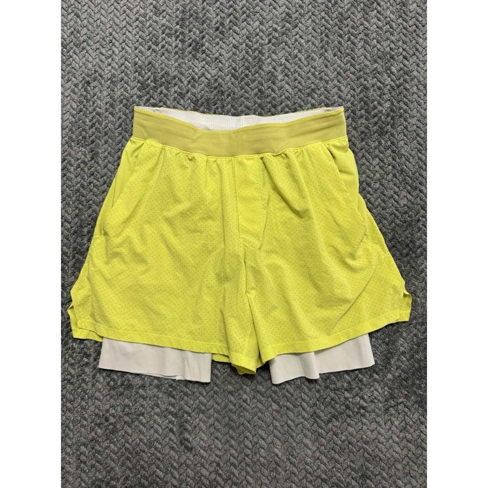 Lululemon Men's Vented Yellow Tennis Short Lined Size Small